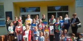 Pomoc uczniów z SP w Książu Małym dla schroniska psów w Racławicach