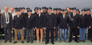 60 kompletów strażackich mundurów galowych dla druhów z gminy Gołcza