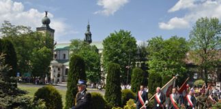 Miechowskie obchody 227. rocznicy uchwalenia Konstytucji 3 Maja. Gmina Racławice „Przyjacielem Powiatu”