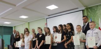 Najlepsi uczniowie u burmistrza