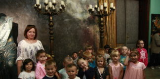 Przedszkolaki z Janowic w Teatrze Groteska