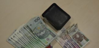 Policjanci odzyskali przywłaszczony portfel, sprawca usłyszał zarzut