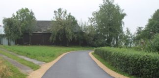 Nowa nawierzchnia asfaltowa na drodze do pól