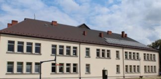 Szkoła Podstawowa w Jaksicach w odnowionej szacie Szkoła Podstawowa w Jaksicach po termomodernizacji