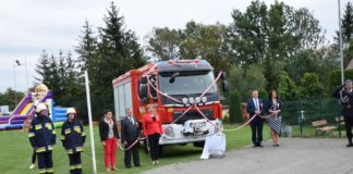 Poświęcenie i przekazanie nowego samochodu ratowniczo – gaśniczego w Przybysławicach