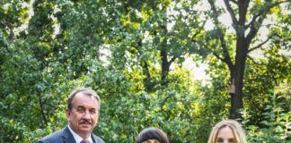 650 rodzin w Małopolsce będzie mogło skorzystać z dopłat do niani Wicemarszałek Wojciech Kozak odwiedził rodzinę w Świątnikach Górnych, która skorzystała z programu Małopolska Niania 1.0.