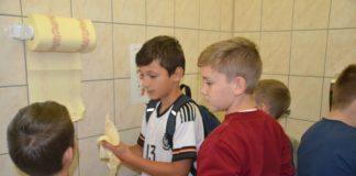 Mydło wszystko umyje. Uczniowie z Książa Małego dbają o higienę