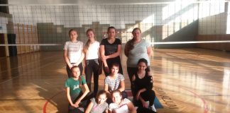 Dziewczęta i Chłopcy z SP Książ Mały bezkonkurencyjni w piłce siatkowej