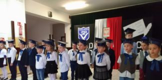 Ślubowanie klas pierwszych w Racławicach Ślubowanie pierwszoklasistów - Szkoła Podstawowa w Racławicach 2018