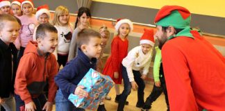 Gdy nadchodzi grudzień grzeczne dzieci z niecierpliwością czekają na Mikołaja