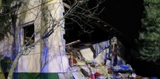 Wybuch butli z gazem w Poradowie Dom w Poradowie po wybuchu butli z gazem - fot. KP PSP Miechów