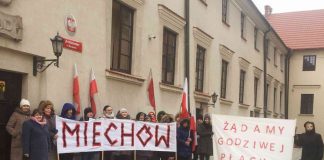 Pracownicy sądów walczą o godziwe płace, w Miechowie również