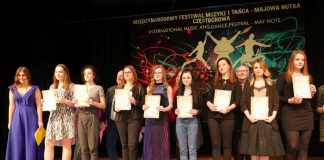 Monika Glaba oraz Julia Mikołajczyk w finale „Majowej Nutki”