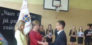 Zakończenie roku szkolnego dla klas maturalnych Technikum w Zespole Szkół Nr 2 im. Jana Pawła II w Miechowie