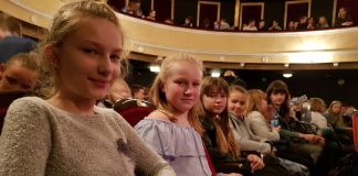 Magia teatru ogarnęła uczniów z Antolki