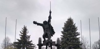 Z „Kosami na Sztorc” pomaszerowali z Charsznicy do Racławic