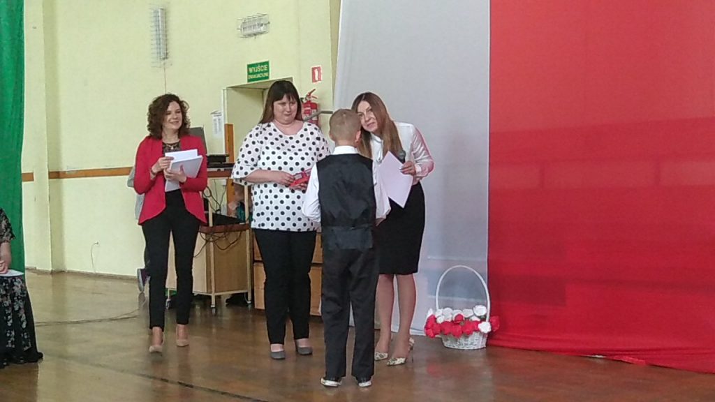 Każdy uczestnik konkursu otrzymał dyplom oraz słodki upominek.