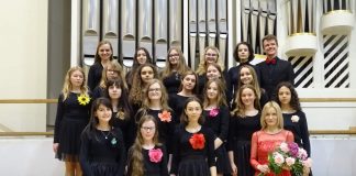 Kozłowski chór VOX ANIMAE na scenie Filharmonii Krakowskiej