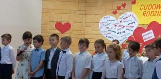 Cudownych rodziców mam… Dzień Matki i Ojca w Zespole Szkolno-Przedszkolnym w Książu Wielkim