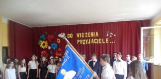 Uroczyste pożegnanie ósmoklasistów z SP w Książu Małym