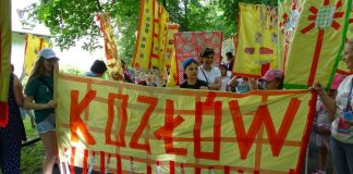 Sekcja plastyczna kozłowskiego GOK na krakowskiej Paradzie Smoków