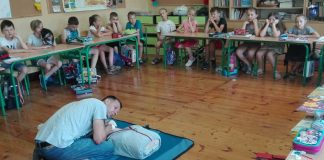 Strażak-ratownik-bezpieczne rady dla uczniów z Książa Wielkiego