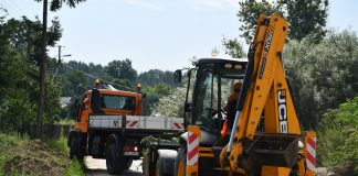 Bieżące prace i inwestycje na drogach powiatowych w pełni