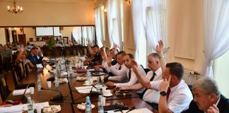 Zarząd Powiatu Miechowskiego z wotum zaufania i absolutorium