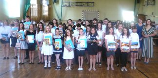 Stypendia wójt gminy Słaboszów dla uczniów na zakończenie roku szkolnego