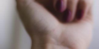 Niełatwe życie alergika. Jak poradzić sobie z uczuleniem na biżuterię?