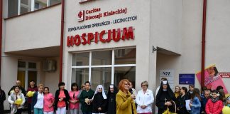 Siedemnasty raz posadzili żonkile dla miechowskiego Hospicjum