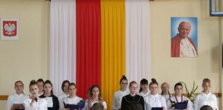 Uroczystość nadania imienia św. Jana Pawła II Szkole Podstawowej w Dziaduszycach