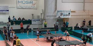 Tenisiści z Charsznicy na olkuskim memoriale Henryka Swędzioła