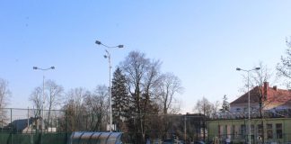 Boisko przy „Jedynce” oświetlone z Budżetu Obywatelskiego Miechowa
