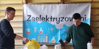 Niecodzienna lekcja fizyki i chemii w Książu Małym