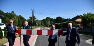Otwarcie drogi powiatowej w Mianocicach z udziałem Ministra Andrzeja Adamczyka