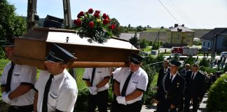 Tłum żegnał w Wysocicach Przewodniczącego Stanisława Makolę