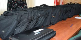 Kolejne laptopy dla uczniów szkół podstawowych z Gminy Gołcza