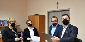 Laptopy dla dzieci z pieczy zastępczej oraz uczniów szkół