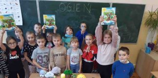 Klasy I i II SP w Książu Wielkim w Gangu Fajniaków