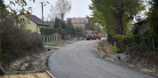 Jesienne zaawansowane prace na drogach Powiatu Miechowskiego