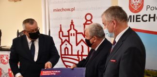 Kolejne milionowe promesy na samorządowe inwestycje drogowe