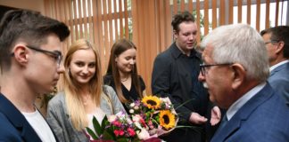 Młodzież z LO zainaugurowała rok szkolny 2021/2022