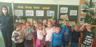 Bezpiecznie – to znaczy jak? Spotkanie uczniów z policjantką