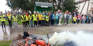 Zajęcia edukacyjne ze strażakami z OSP Łazy