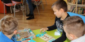 Dzień Gier Planszowych w bibliotece w Gołczy