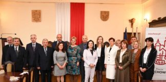 Starosta Miechowski nagrodził dyrektorów i nauczycieli