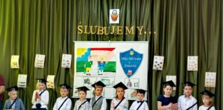 Ślubowanie pierwszaków w Szkole Podstawowej w Janowicach