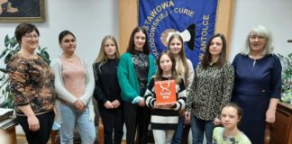 Dar serca uczniów z Antolki dla miechowskiego Hospicjum