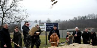 Łopaty pod budowę sali gimnastycznej w Zagorzycach poszły w ruch